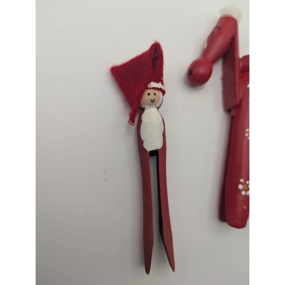 2‎ Vintage Christmas Ornaments Horse & Santa Old Wooden Clothespins Red White